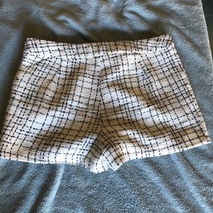 CHANEL - WHITE CHECKERED SHORTS